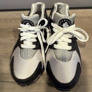 Nike Huarache by Nike Kids Sneakers Size 4Y